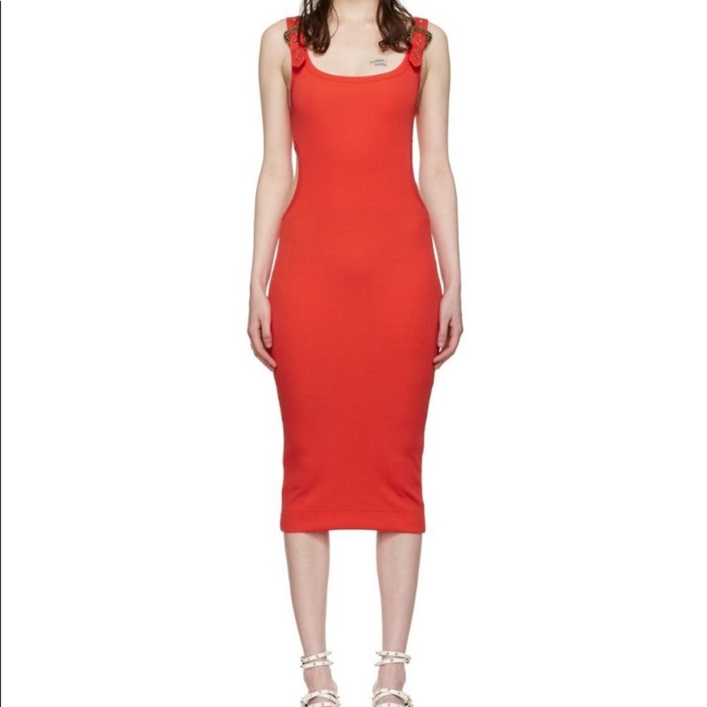 ❤️‍🔥 HOT ❤️‍🔥 red body-con midi dress from Versace Jeans Couture.